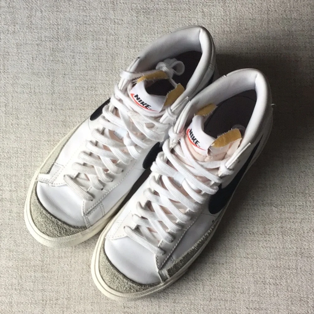 Nike Blazer Mid Sneakers - Picture 6 of 8